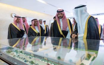 نائب أمير الشرقية يطلع على أهم خدمات مركز عبداللطيف الفوزان للتوحد (آفاق)